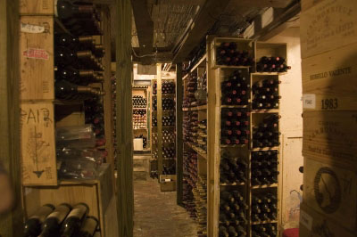 Wine cellar cognateque
