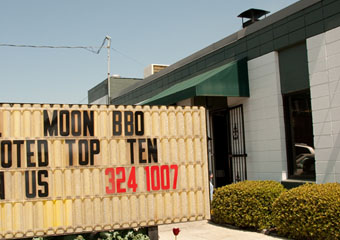 Full Moon Bar-B-Que